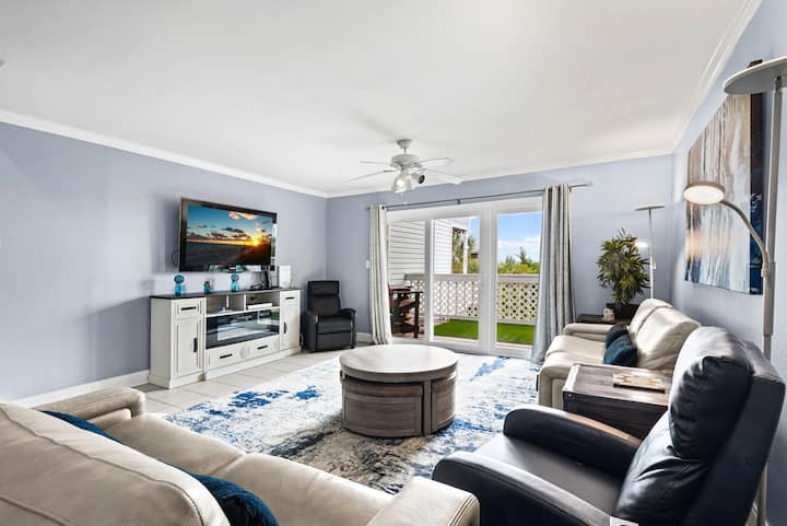 Sandcastle 18 | Townhome - Walk 2 Navarre Beach - Pensacola Beach, FL