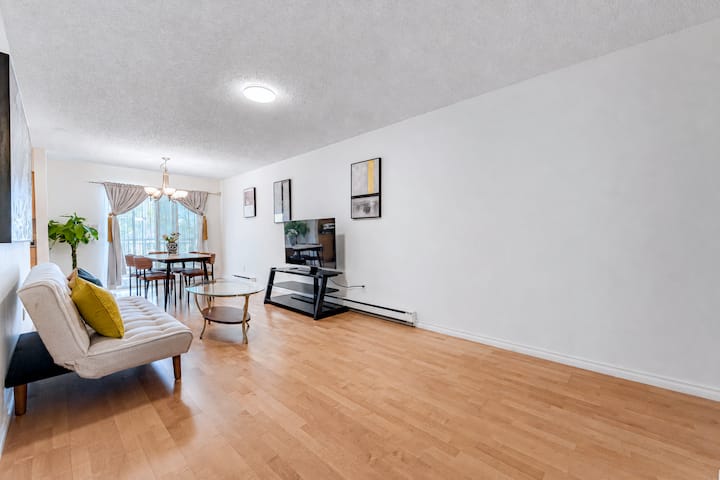 Peaceful Westside Stay / Near Skytrain& Dining - Richmond