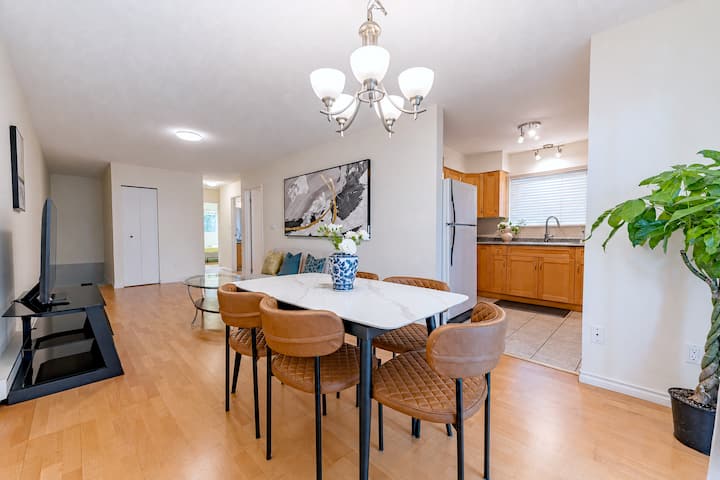 Peaceful Westside Stay / Near Skytrain& Dining - Richmond, BC, Canada