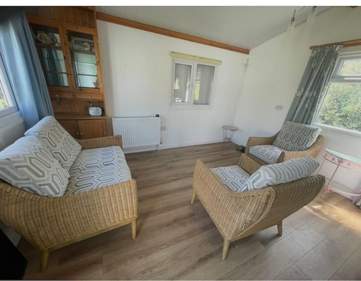 Coastal Garden Lodge By Beach & Golf Course - 위럴