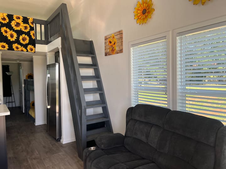 The Sunflower Villa - 15 Miles From The Beach! - Foley, AL