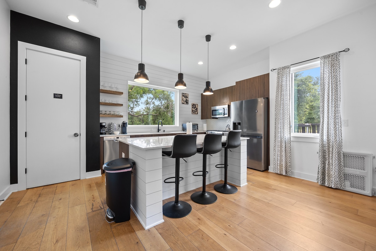Modern 2BR East Austin Stay | Mueller & Downtown
