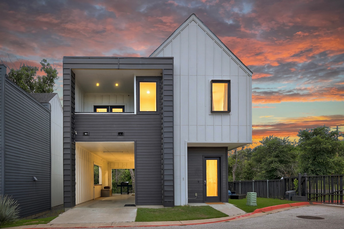 Modern 2BR East Austin Stay | Mueller & Downtown