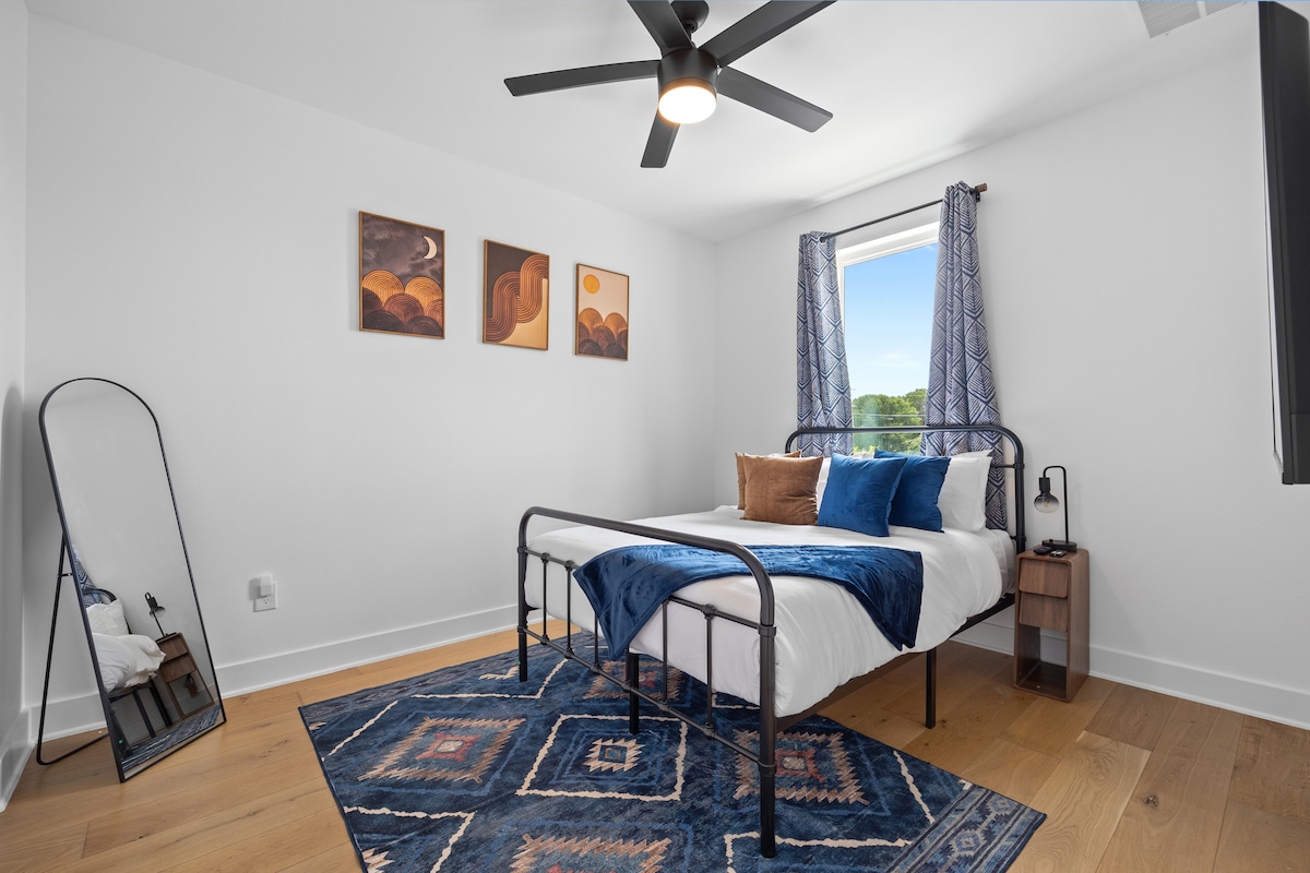 Modern 2BR East Austin Stay | Mueller & Downtown