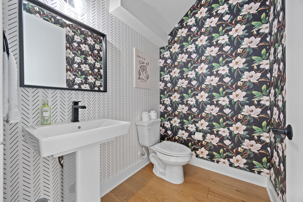 Modern 2BR East Austin Stay | Mueller & Downtown
