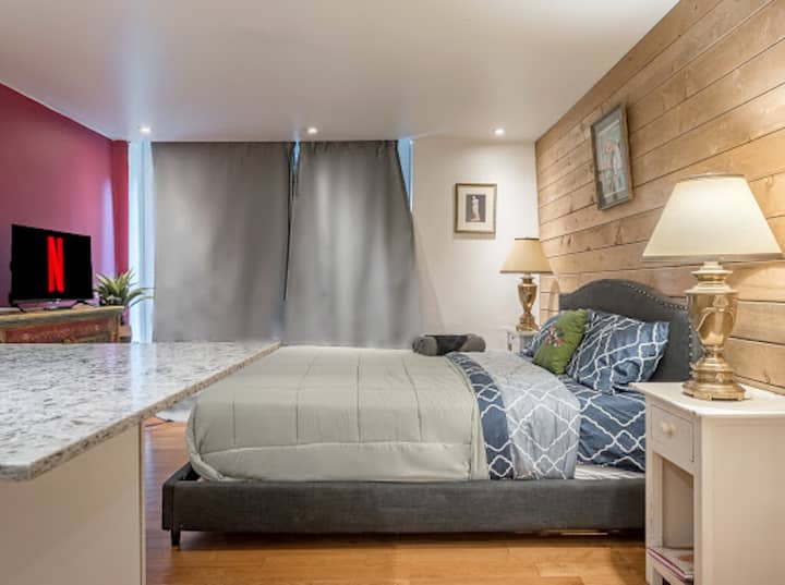 Escapade Urbaine : Studio Cosy Au Plateau - Montreal