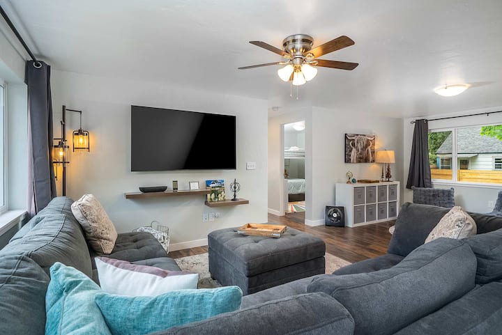 Comfortable 3br Near Downtown | Walk & Explore - Kalispell, MT