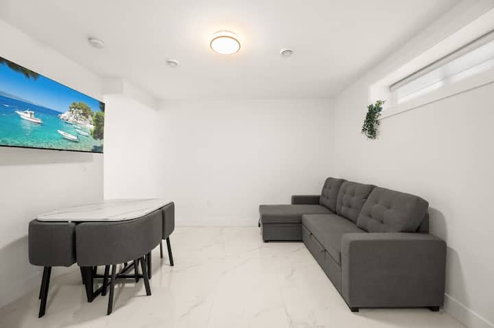 Private Basement Suite In Vancouver W/ Parking - Vancouver