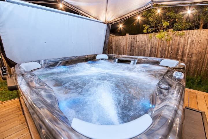 Antique Haven - Vintage Oasis  Hot Tub  Bbq! - Niagara Falls