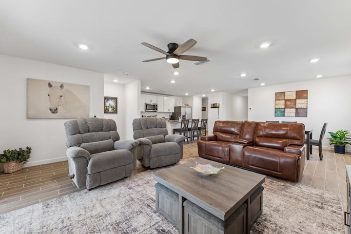 Private Getaway Near Verrado, Golf & Desert Trails - Buckeye, AZ