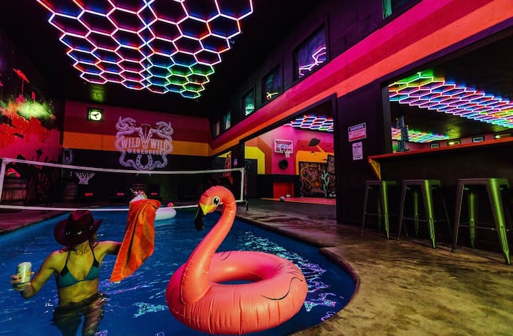 Wild Warehouse in the Cornfields w/ a Party Pool! - Barns for Rent