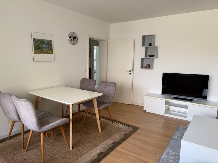 Hell, Ruhig, Zentral In Bester Lage - Düsseldorf