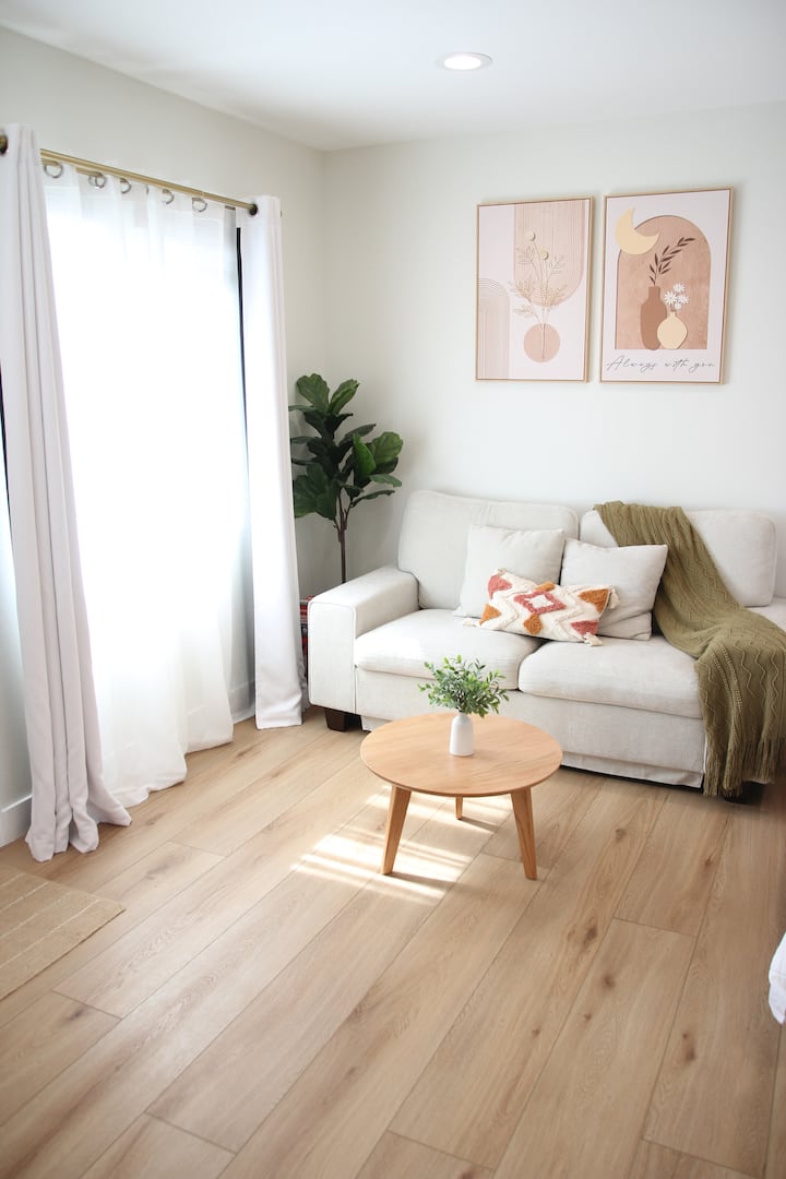 Private Suite W/ Kitchen, Bath, Washer & Dryer - Poway, CA
