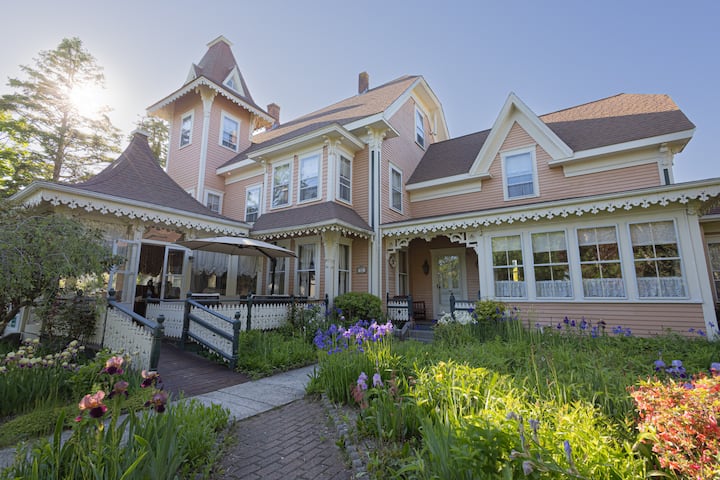 The Villa Callo Inn - Harwich, MA