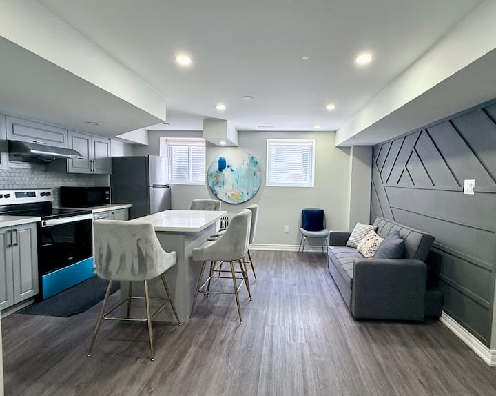 Luxury 2br Suite |Private Entrance| Modern Design - Brampton
