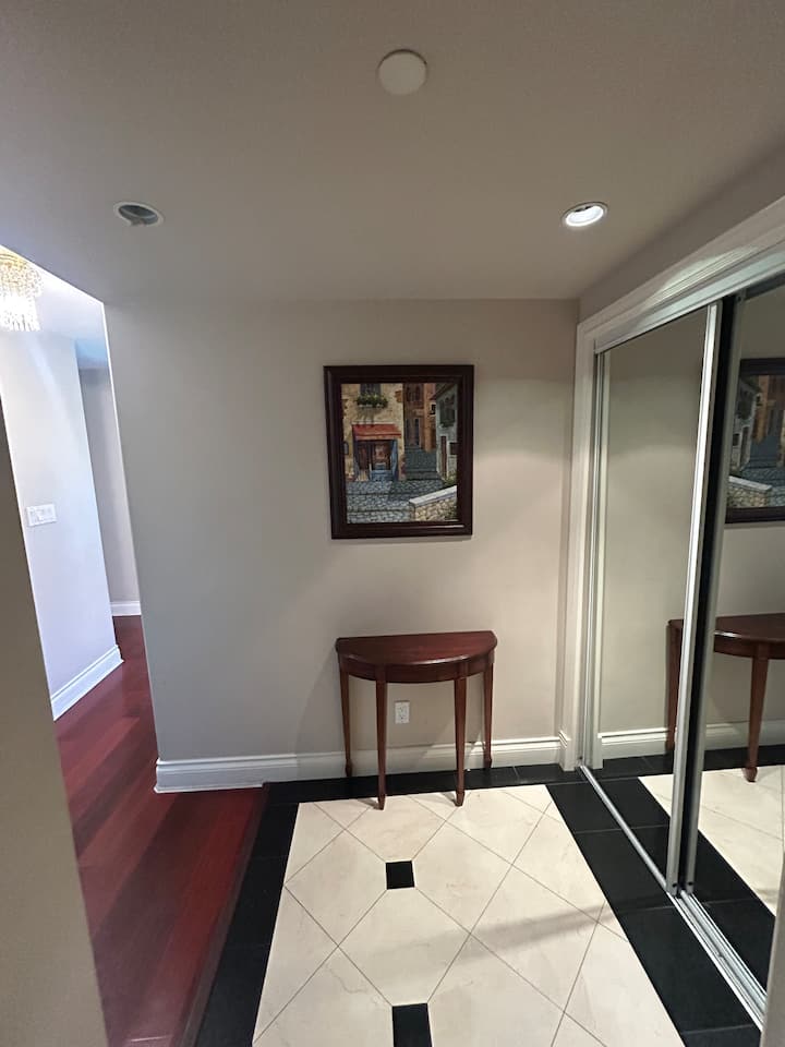 Large Apartment In The Amazing Coal Harbour - Vancouver