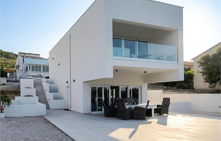 3 Bedroom Amazing Home In Sibenik - Šibenik, Croacia