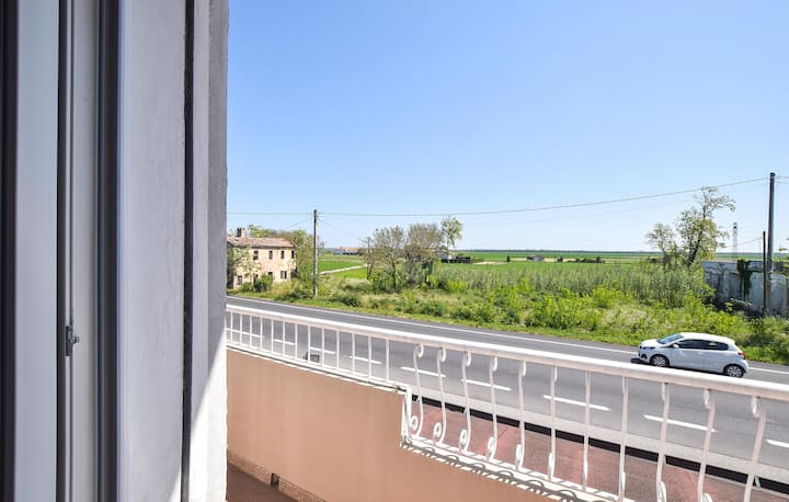1 Bedroom Lovely Apartment In Rosolina - Rosolina