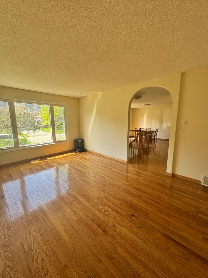 2 Units,6 Beds, 3 Baths, 3 Parking Oakville - 오크빌