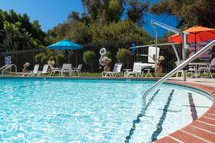 2 Units | Kitchenette | Pool | Beach Access - San Clemente, CA
