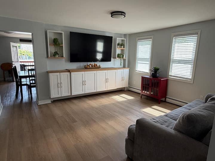 Spacious 3br Near Boston| Salem Parking For 3 Cars - Salem, MA