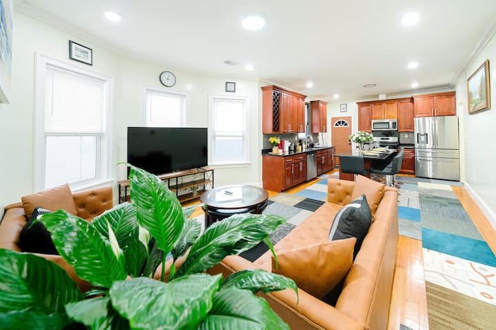 Free Parking & Renovated 4br 2ba, Boston/airport - Boston, MA