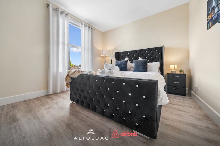1. spavaća soba u AltoLuxo Short Lets & Serviced Accommodation