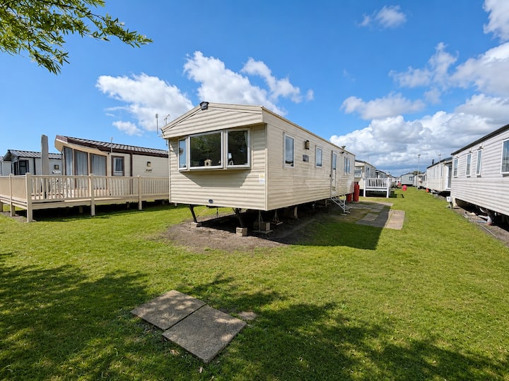 Caravan At New Beach Holiday Park, Ref 66658nb - Hythe Beach