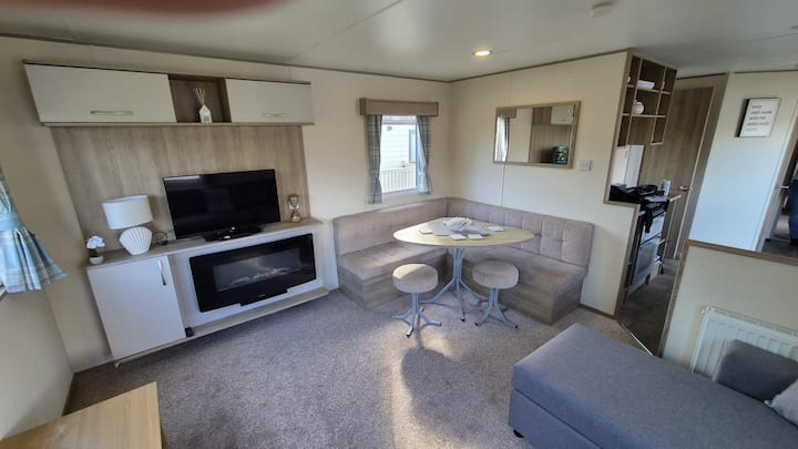 Caravan At New Beach Holiday Park, Ref 66658nb - Hythe