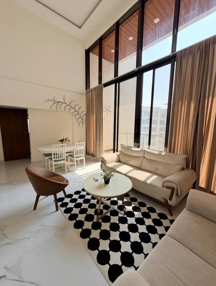 Exclusive 4.5 Bhk | Stunning City View | - Mumbai