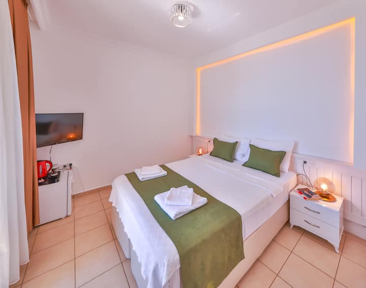 Deniz Manzaralı Oda 201 - Kalkan