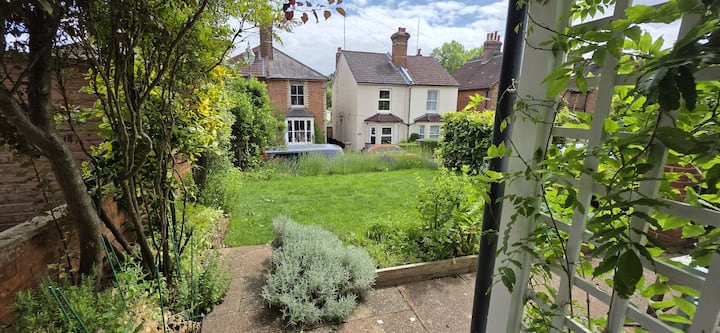 Lovely Family Home In Guildford Centre - Godalming