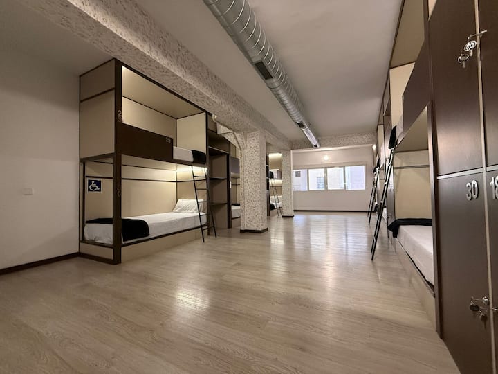 Balance Between Comfort And Convenience: H.tetuan - Madrid