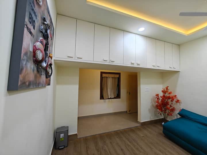 Luxurious, Fully Furnished 5bhk Home With Parking - Bhubaneswar