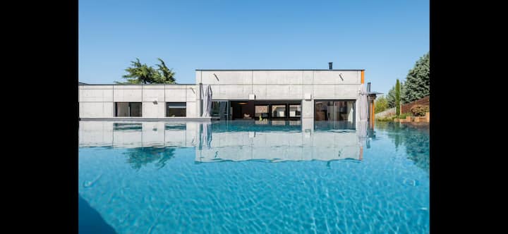 Maison D’architecte Dans Les Monts D’or / Piscine - Beaujolais