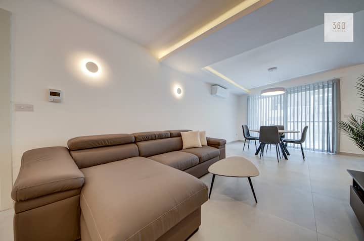 Mellieħa Gem Near Beach • Modern 2br W/ Balcony - Malta