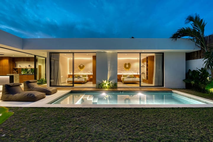Totem Villa| Stylish 2br Private Pool In Kerobokan - Bali