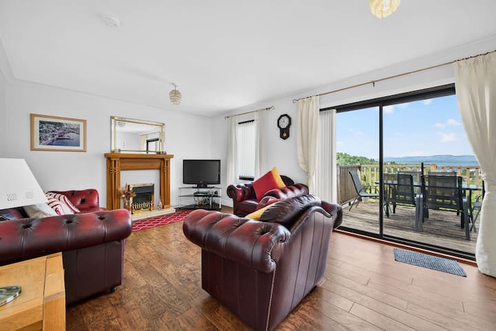3br Apartment With Stunning Views & Parking - Oban