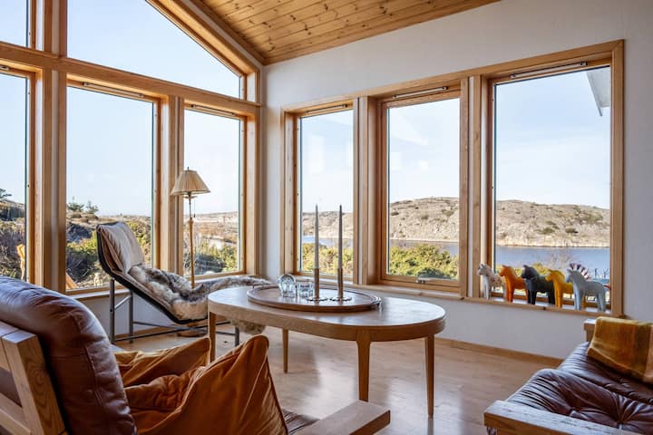 Classic Swedish Home With A Unforgettable View. - Grebbestad
