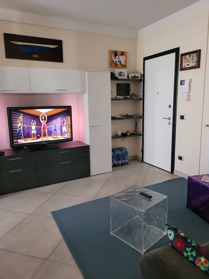 Appartamento P. 1 Zona Tranquilla Comodo Al Mare - Massa