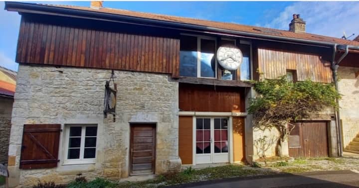 Appartement 100 M² Au Centre D’un Charmant Village - Salins-les-Bains