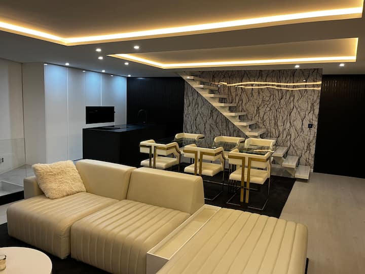 Luxury 3-suite Apartment In The Heart Of Porto - Porto