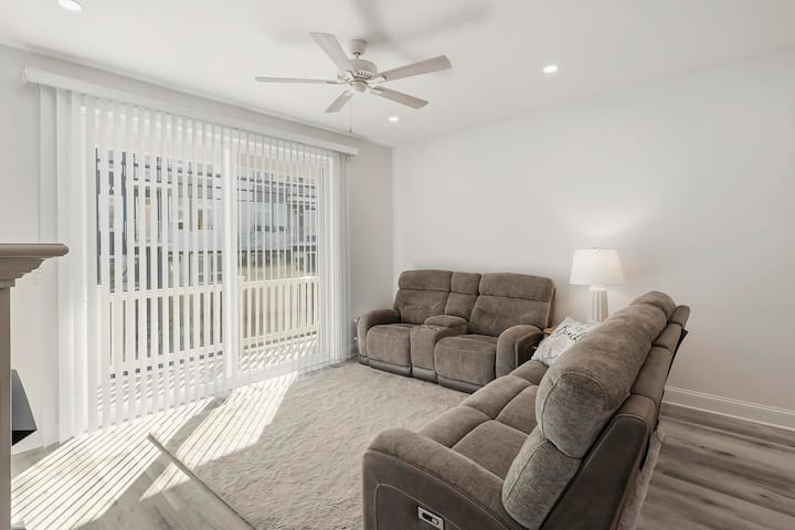 Bayside Home 5 Br 4 Ba 5 Min Walk From The Ocean - Seaside Heights, NJ