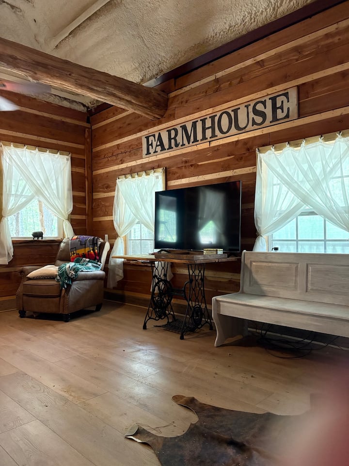 Hill River Hideaway - Van, TX