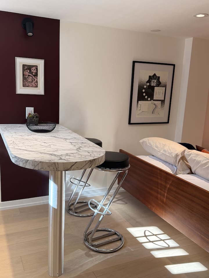 Private Retreat In Toronto's West End - Mississauga