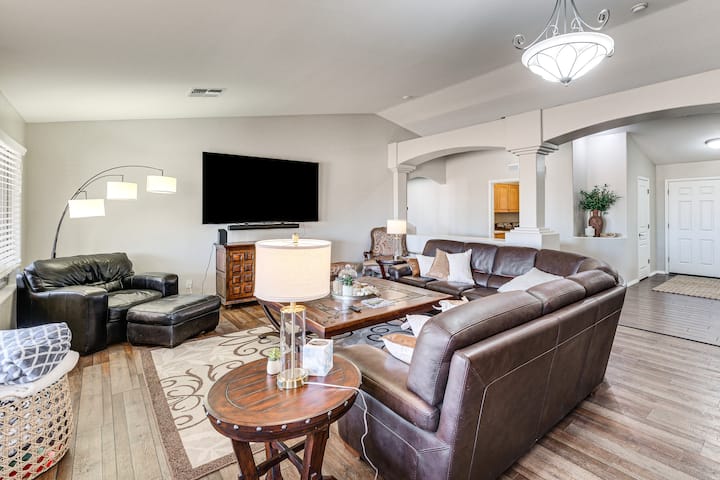 Spacious Backyard! Family Haven In San Tan Valley - San Tan Valley, AZ