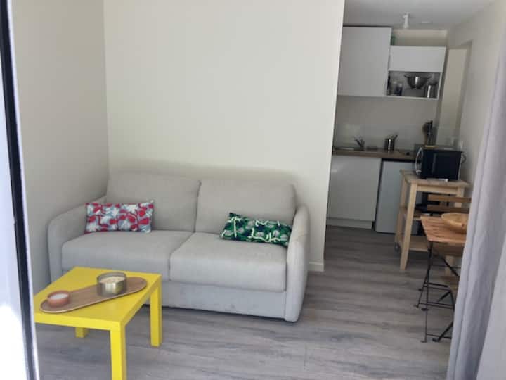 Studio Rdc Dans Maison Au Calme Pour Festival - Avignon