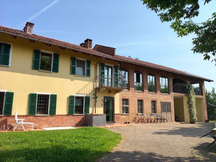 Casa Centomila Volte Benvenuti - Asti