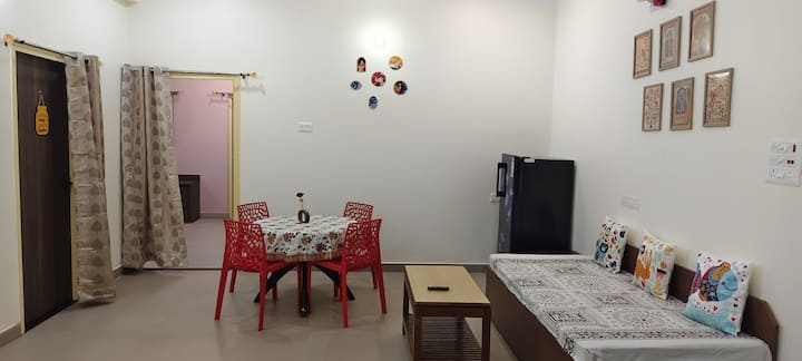 The Bright Cheerful Home | Spacious 1bhk With Deck - 德奧加爾