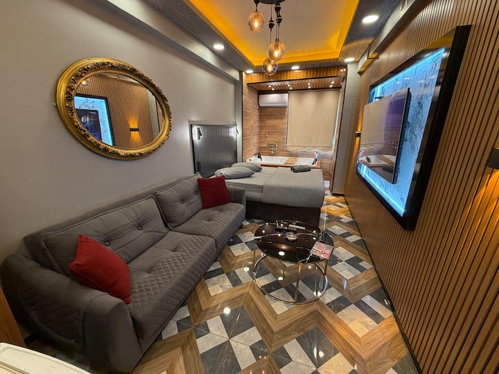 Espark Yanı Klimalı,android Tv,jakuzili-royal Otel - Eskişehir
